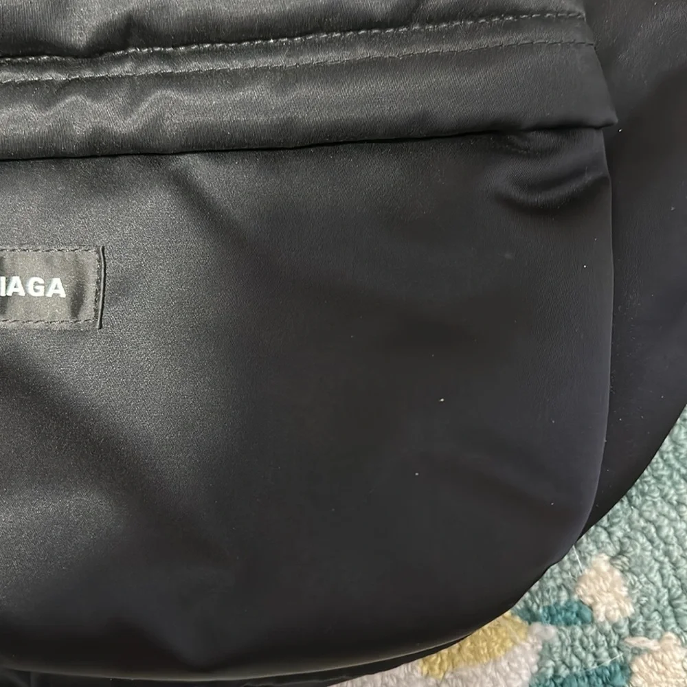 BALENCIAGA OVERSIZED NYLON BELT BAG - Picture 4 of 14